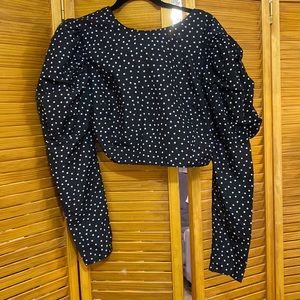 Boohoo | black with white polka dots long sleeve crop top